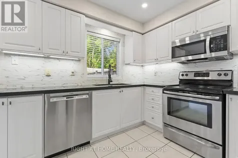 1811 Creek Way Burlington (uptown) ON L7L 6R1