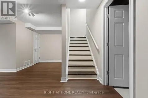 1811 Creek Way Burlington (uptown) ON L7L 6R1