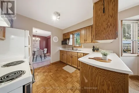 22 Colonial Crescent Brantford ON N3R 7M7
