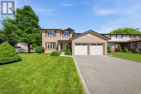 22 Colonial Crescent Brantford ON N3R 7M7