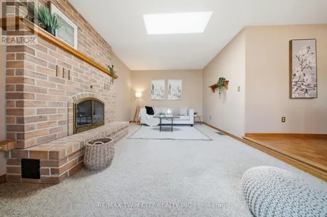22 Colonial Crescent Brantford ON N3R 7M7