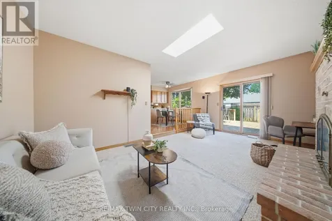 22 Colonial Crescent Brantford ON N3R 7M7