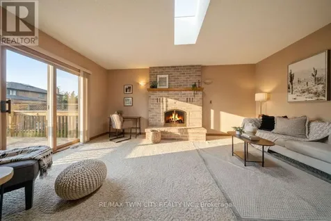 22 Colonial Crescent Brantford ON N3R 7M7
