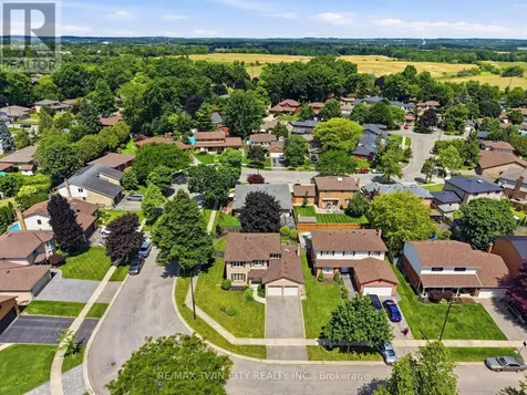 22 Colonial Crescent Brantford ON N3R 7M7