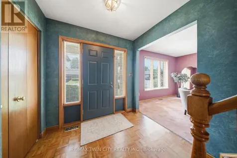 22 Colonial Crescent Brantford ON N3R 7M7