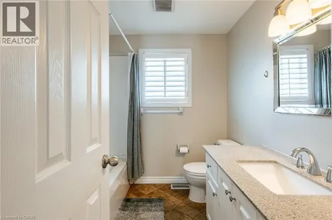 560 Penny Lane Waterloo ON N2T 2L3