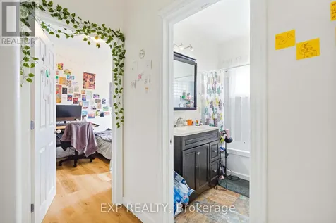 42 Brighton Avenue Ottawa ON K1S 0T2