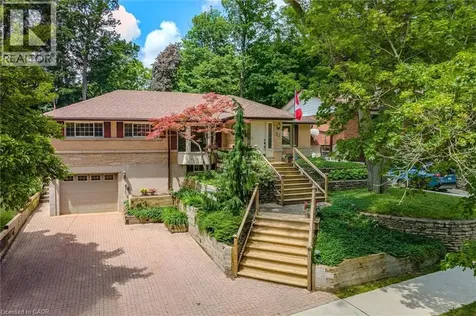57 Maplewood Place Kitchener ON N2H 4L4