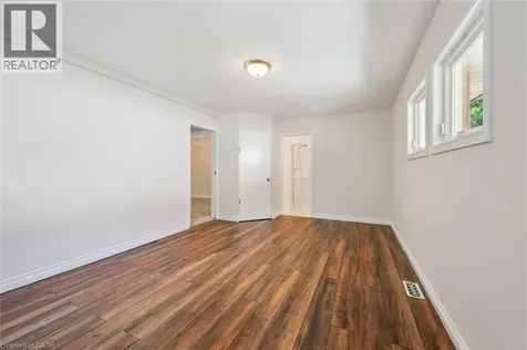57 Maplewood Place Kitchener ON N2H 4L4