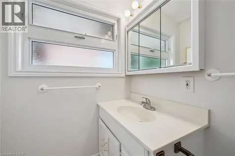 57 Maplewood Place Kitchener ON N2H 4L4