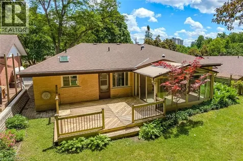 57 Maplewood Place Kitchener ON N2H 4L4