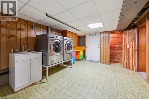 57 Maplewood Place Kitchener ON N2H 4L4