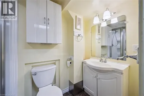 57 Maplewood Place Kitchener ON N2H 4L4