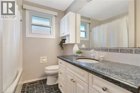 73 Brunswick Avenue Kitchener ON N2H 4E7