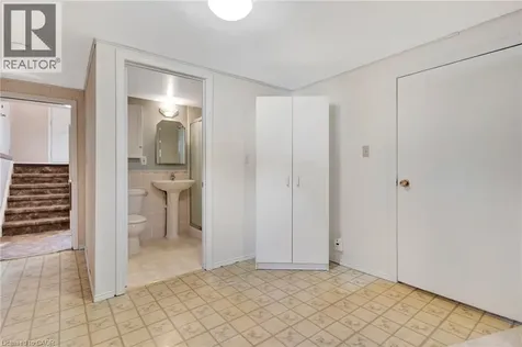73 Brunswick Avenue Kitchener ON N2H 4E7