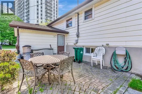 73 Brunswick Avenue Kitchener ON N2H 4E7