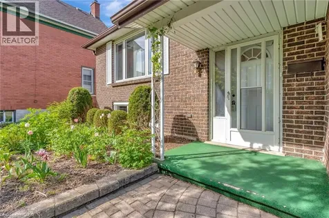 73 Brunswick Avenue Kitchener ON N2H 4E7