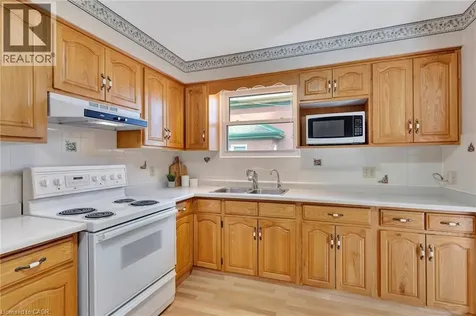 73 Brunswick Avenue Kitchener ON N2H 4E7