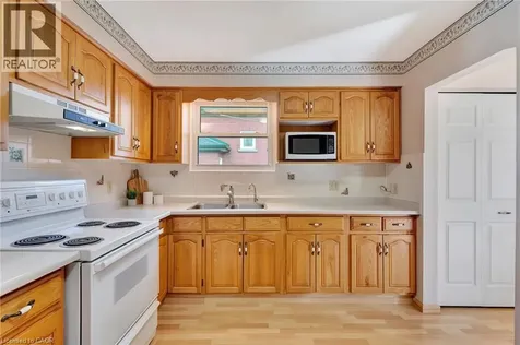 73 Brunswick Avenue Kitchener ON N2H 4E7
