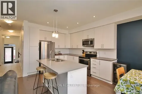 527 Rioja Street Ottawa ON K2S 0V9