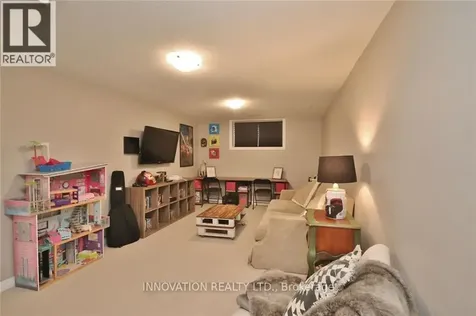 527 Rioja Street Ottawa ON K2S 0V9