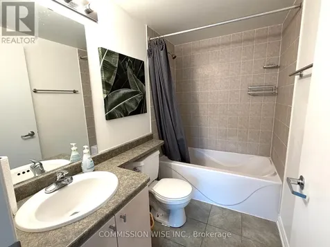 200 Rideau Street Ottawa ON K1N 5Y1