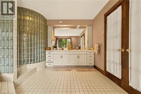 20 Tamwood Court Stoney Creek ON L8J 2L2