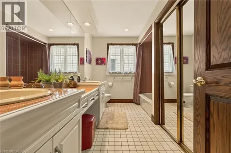 20 Tamwood Court Stoney Creek ON L8J 2L2