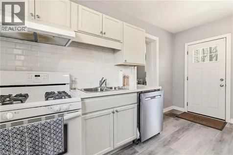 35 Dundas Street Dundas ON L8H 1A1