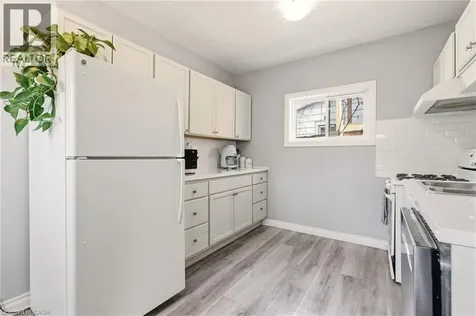 35 Dundas Street Dundas ON L8H 1A1