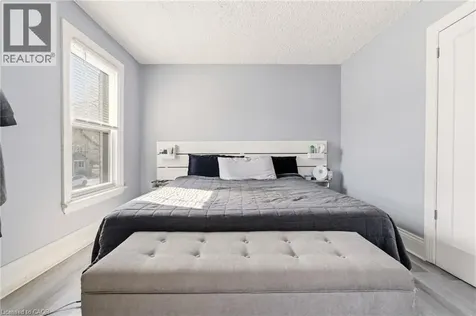 35 Dundas Street Dundas ON L8H 1A1