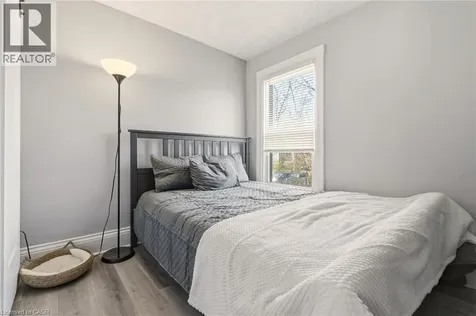 35 Dundas Street Dundas ON L8H 1A1