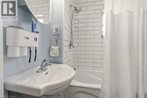 35 Dundas Street Dundas ON L8H 1A1