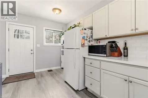35 Dundas Street Dundas ON L8H 1A1