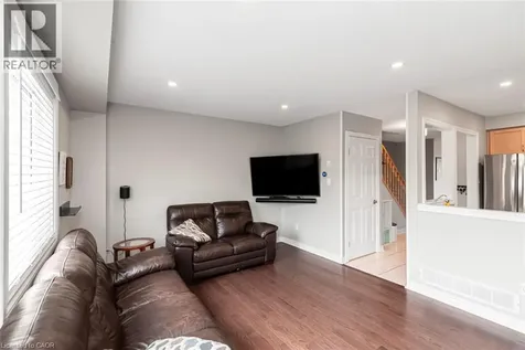 30 Braemar Avenue Caledonia ON N3W 2M1