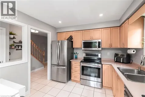 30 Braemar Avenue Caledonia ON N3W 2M1