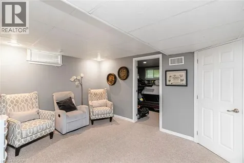30 Braemar Avenue Caledonia ON N3W 2M1