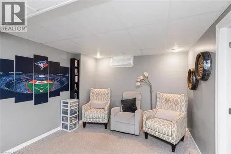 30 Braemar Avenue Caledonia ON N3W 2M1