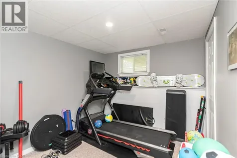 30 Braemar Avenue Caledonia ON N3W 2M1