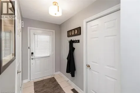 30 Braemar Avenue Caledonia ON N3W 2M1