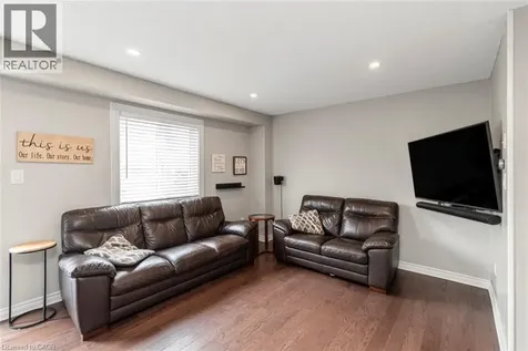 30 Braemar Avenue Caledonia ON N3W 2M1