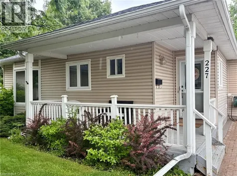 227 Silverbirch Boulevard Mount Hope ON L0R 1W0