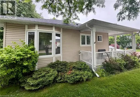 227 Silverbirch Boulevard Mount Hope ON L0R 1W0