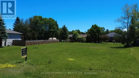 31 Fairway Crescent Wasaga Beach ON L9Z 1B9