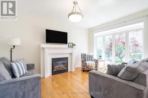 26 Barrington Trail Collingwood ON L9Y 0G1