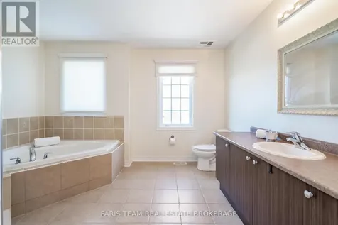 26 Barrington Trail Collingwood ON L9Y 0G1
