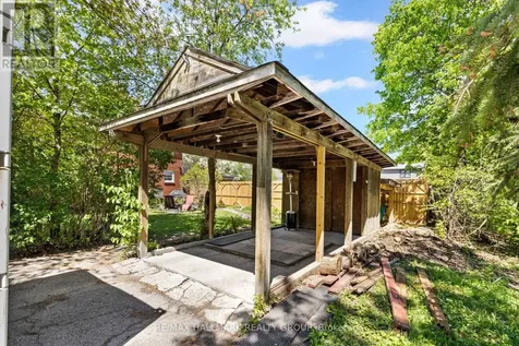 824 Byron Avenue Ottawa ON K2A 0H7