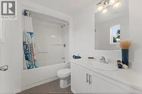 24 Regina Drive Lakeshore ON N8N 2P4