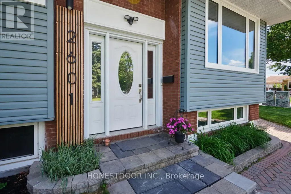 2601 Needham Crescent Ottawa ON K1V 6K1