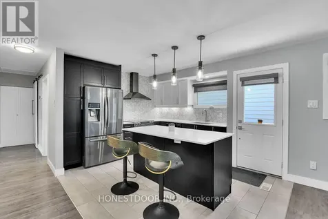 2601 Needham Crescent Ottawa ON K1V 6K1